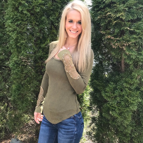 Free People Tops - Free People Long Sleeve Top with Sleeve Detail